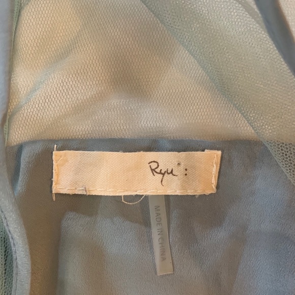 Dress - Picture 4 of 7